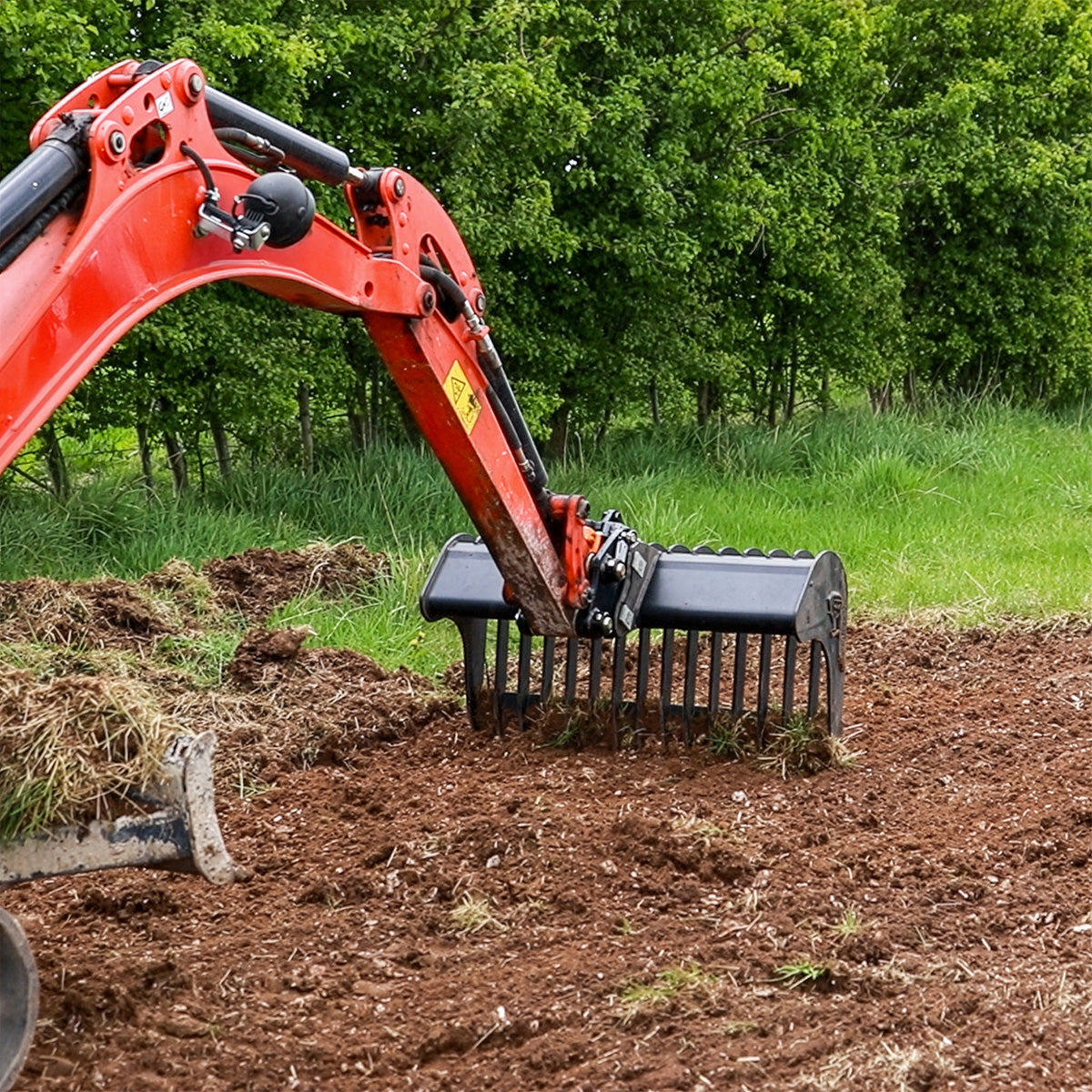 1QM Rake Riddle Bucket - 36" / 900mm Lifestyle 2