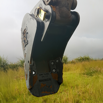 JCB 8060 Utility Bucket with Unitusk Blade - 12" / 300mm Lifestyle 2